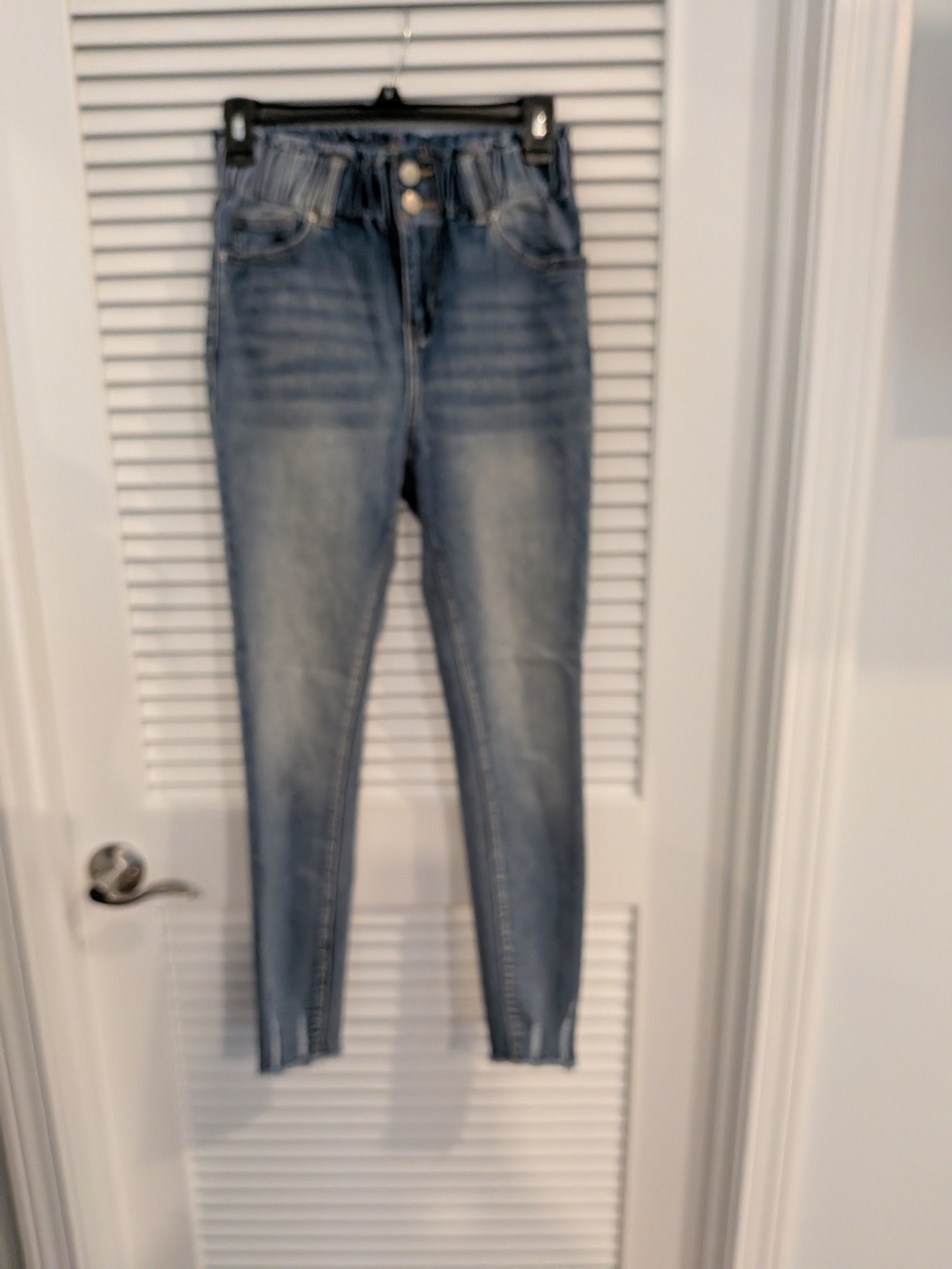 K#1:High-Waist Light Wash Women’s Jeans Size 4